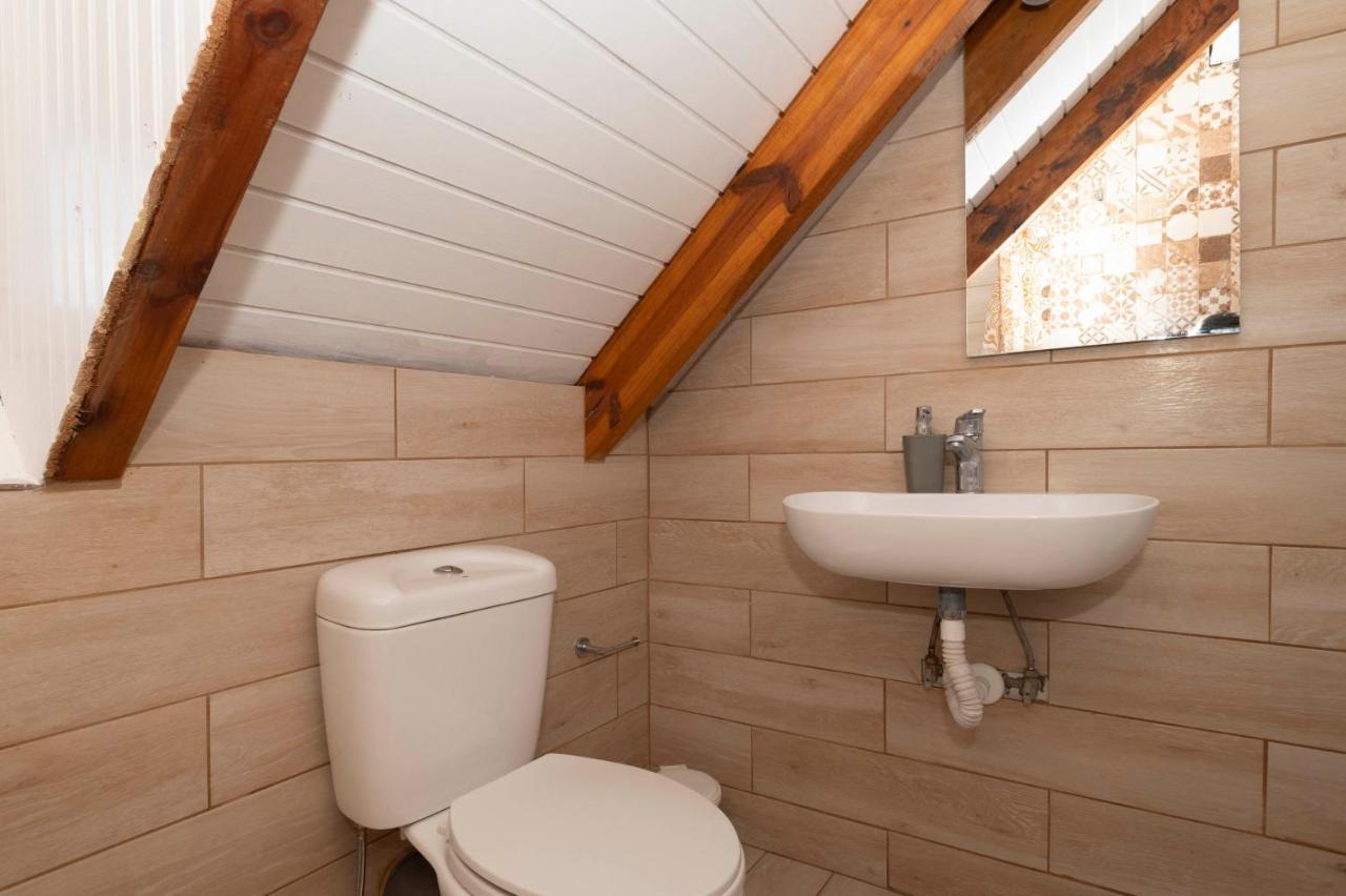 Giorgos House Attic Apartment เกียโลวา ภายนอก รูปภาพ