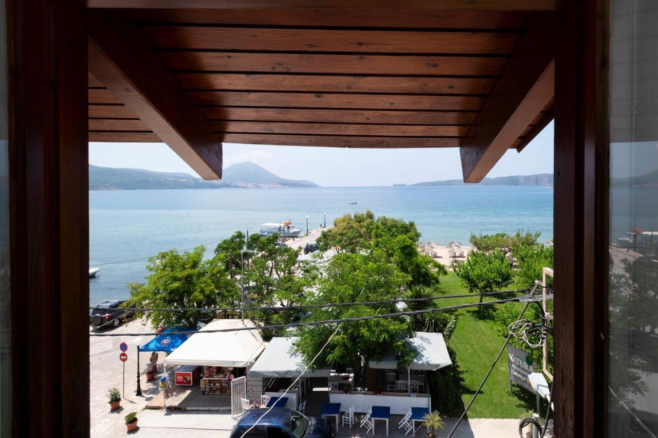 Giorgos House Attic Apartment เกียโลวา ภายนอก รูปภาพ